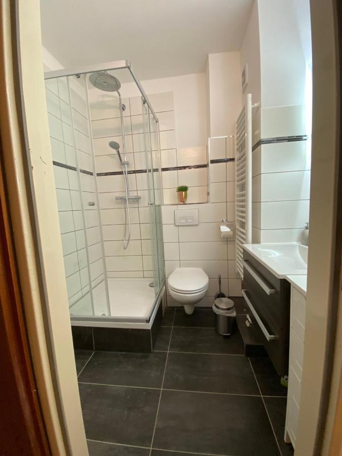 Apartment In Uninaehe Lubeck Bagian luar foto