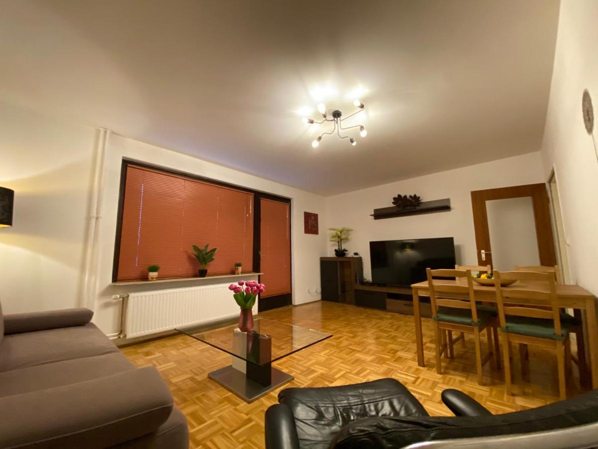 Apartment In Uninaehe Lubeck Bagian luar foto